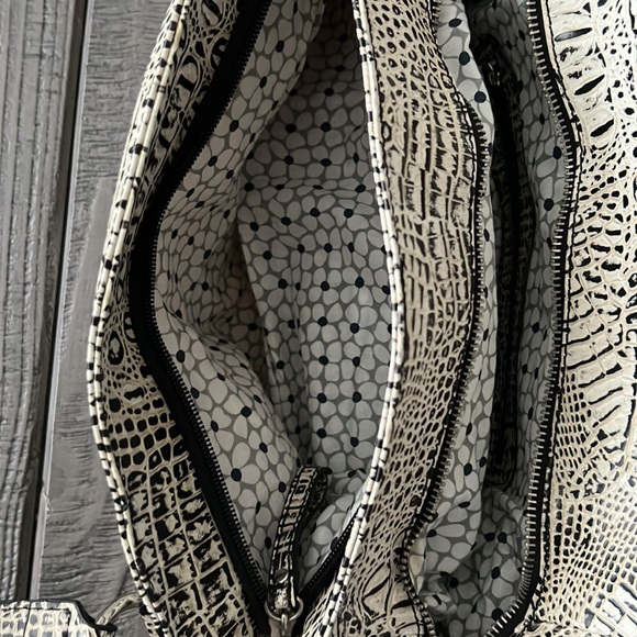 NWOT Vintage Gramercy Designs snakeskin shoulder bag w/3 interior zipper pockets - Picture 9 of 11